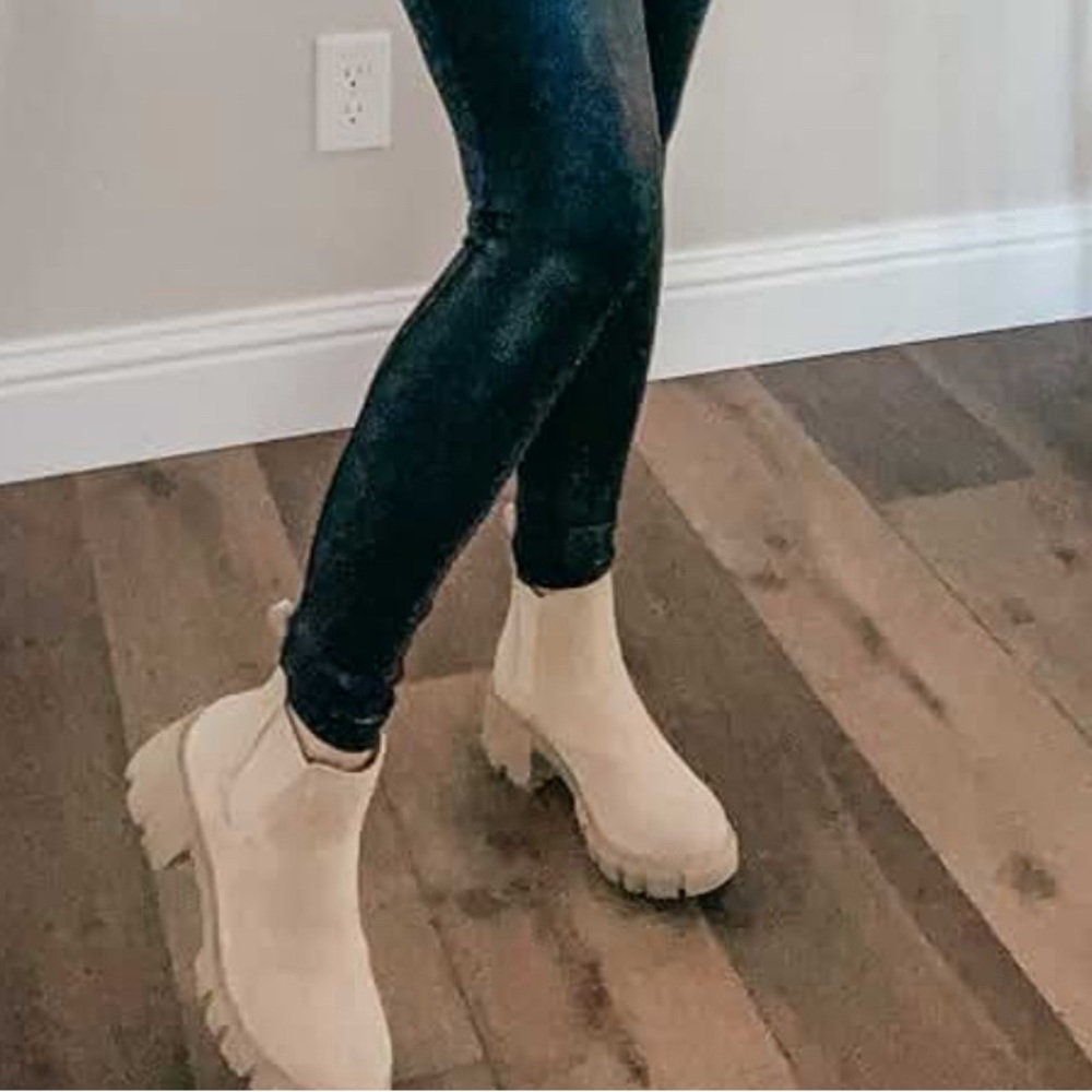 women boot size 7.5 comfortable in good quality